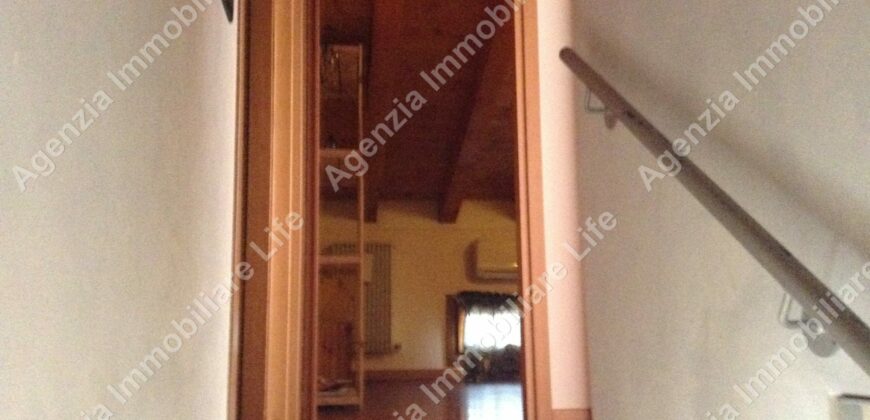 Appartamento su due piani in vendita a Povegliano