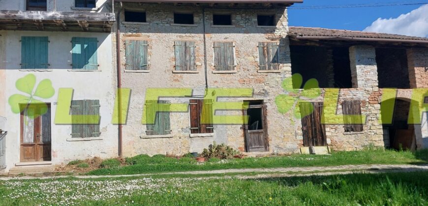 Casale con vigneto in vendita a Cavaso del Tomba