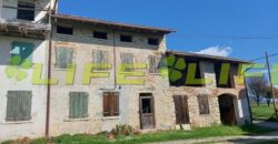 Casale con vigneto in vendita a Cavaso del Tomba