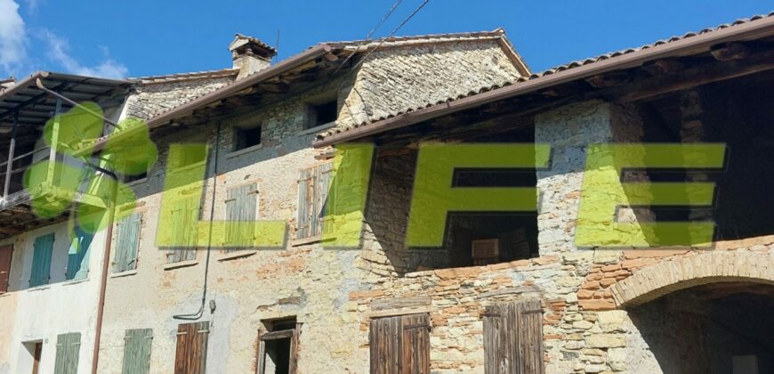 Casale con vigneto in vendita a Cavaso del Tomba