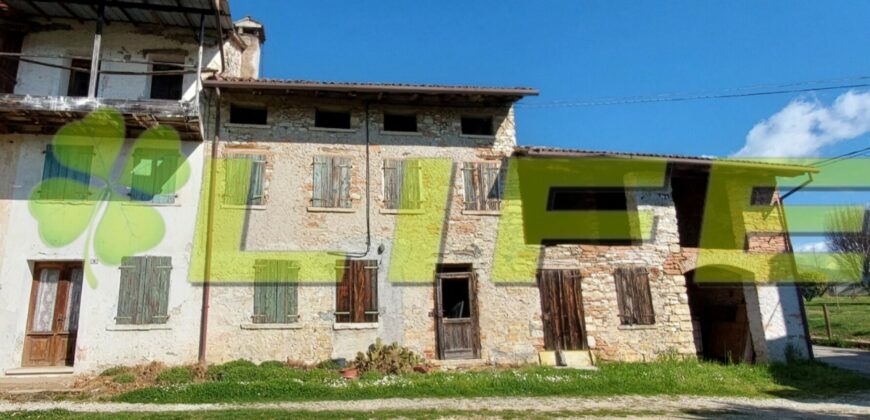 Casale con vigneto in vendita a Cavaso del Tomba